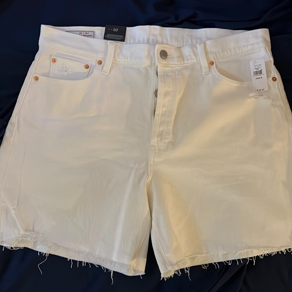 Gap size 33 white denim cut off shorts